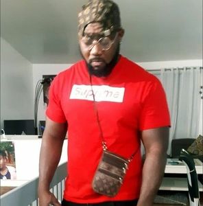 Meet your Posher, Deesmond